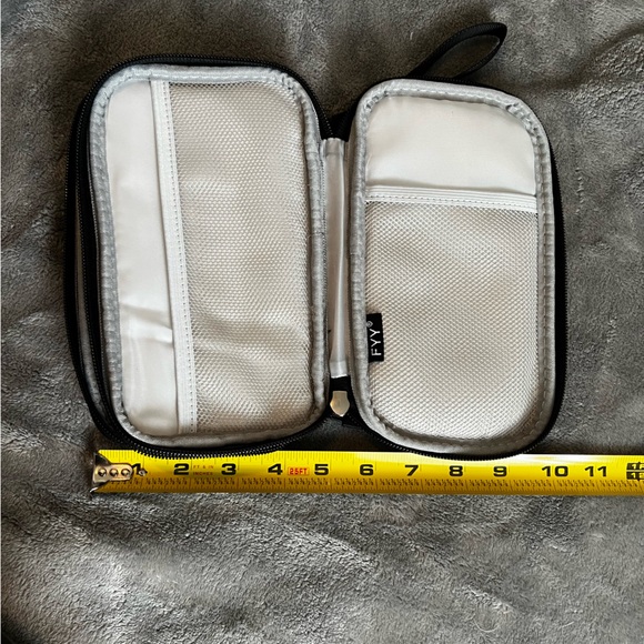 Tech Pouch - Picture 2 of 5
